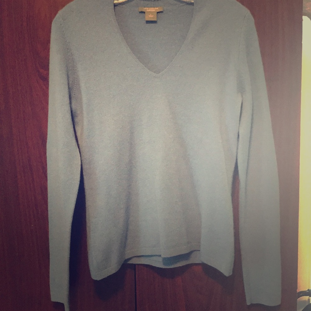 Ann Taylor Cashmere sweater size S